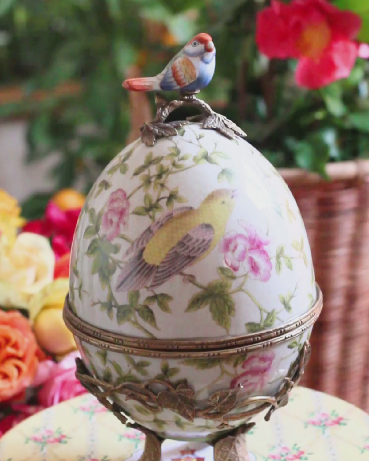 Cappelliera con Uovo di Porcellana "Giardino Segreto"